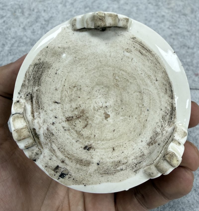 明晚期 德化窯白瓷筒式爐 - 图12