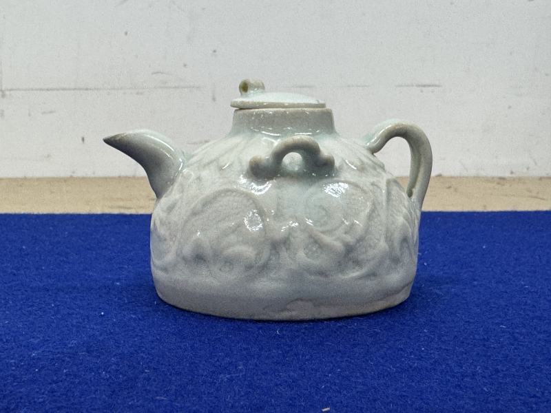 湖田窯青白釉印花小壺 - 图5