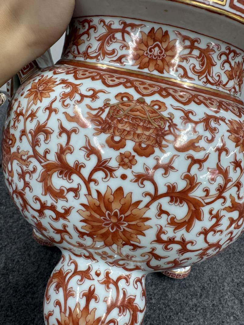 清嘉慶 礬紅蓮托八寶紋朝冠耳三足爐 - 图21