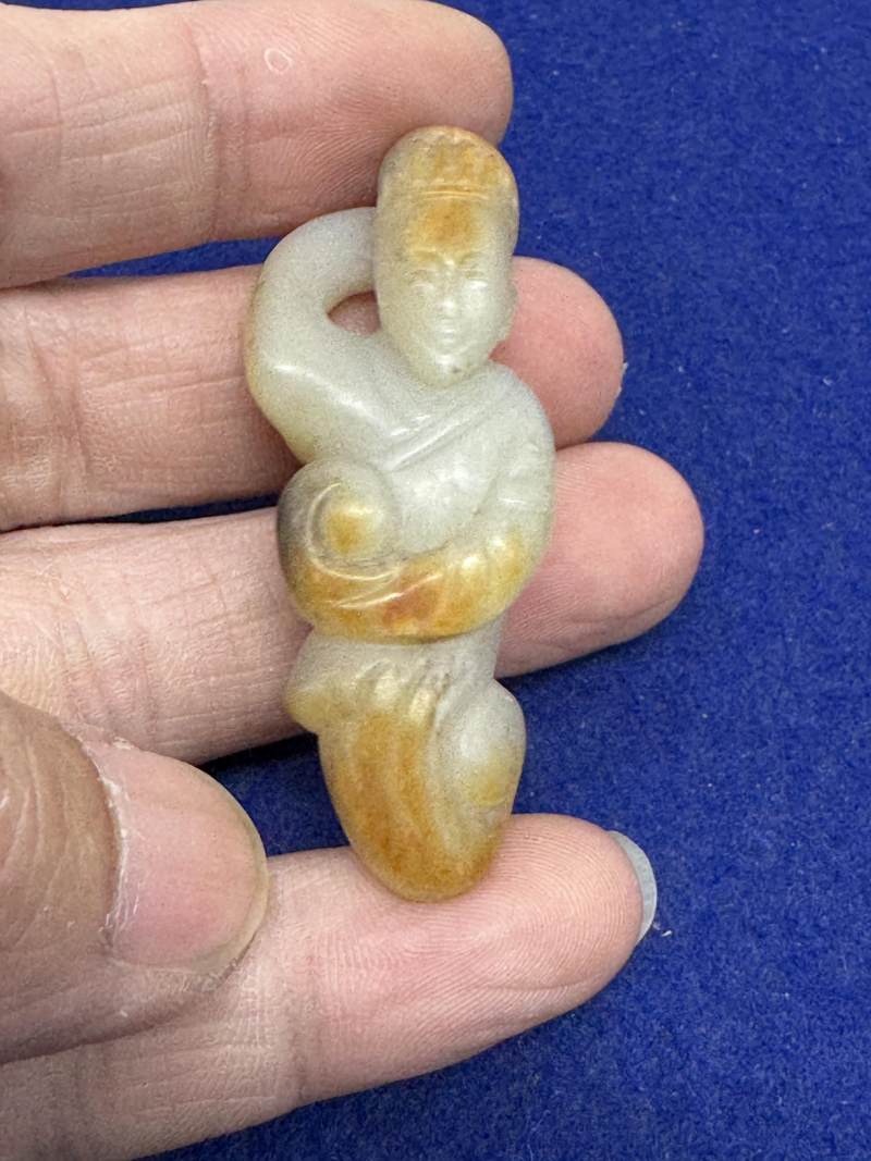 玉胡人、玉人和瑪瑙童子持靈芝各一件 - 图21