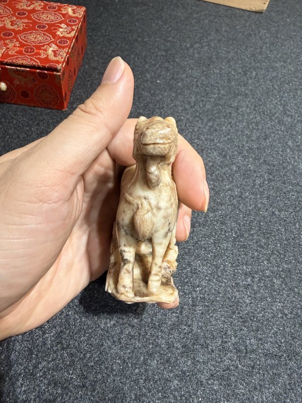 明 灰白玉馬 - 图4