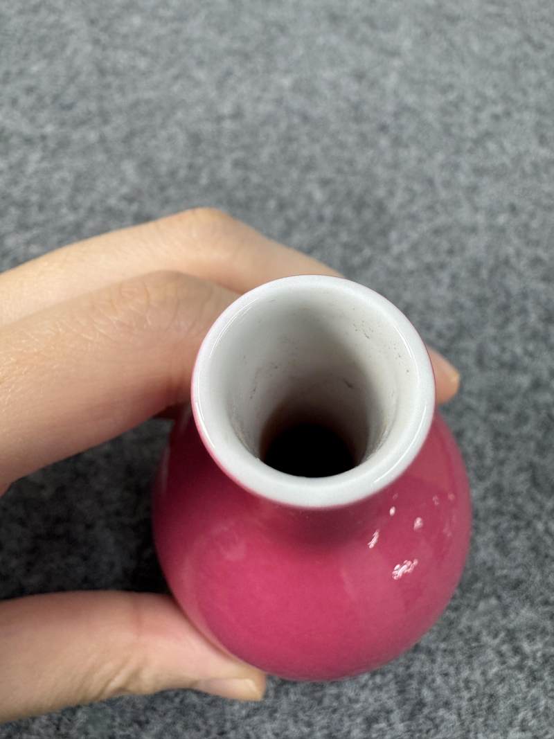 清乾隆 胭脂紅釉小天球瓶 - 图7
