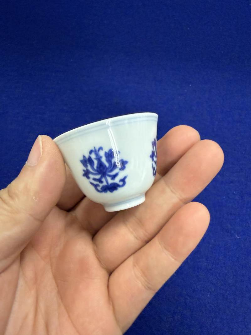 清雍正 青花蓮紋小杯一對 - 图11