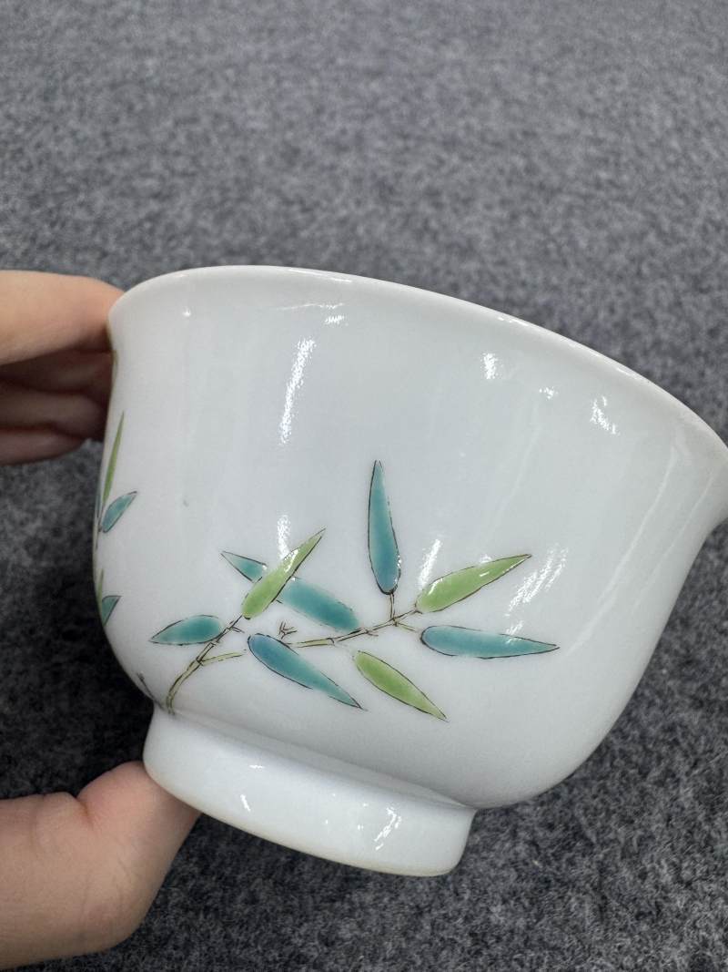 清乾隆 粉彩癩瓜紋碗 - 图8