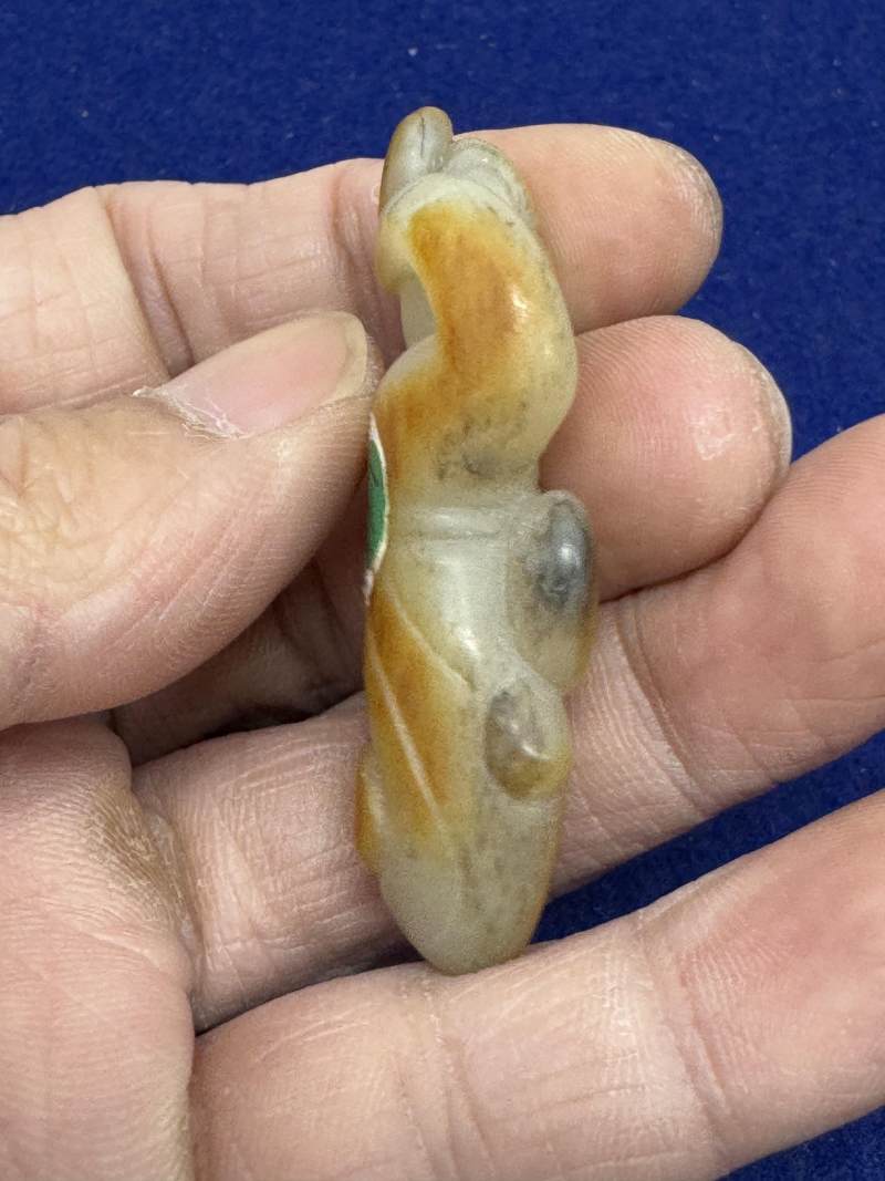 玉胡人、玉人和瑪瑙童子持靈芝各一件 - 图24