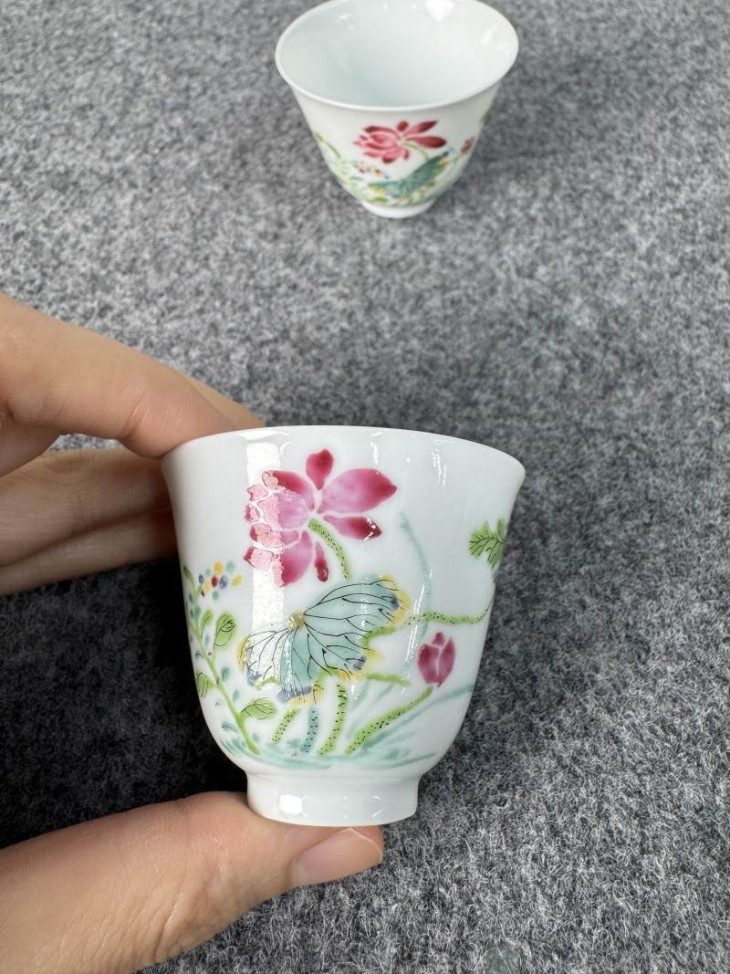清雍正 粉彩沒骨荷花杯一對 - 图2
