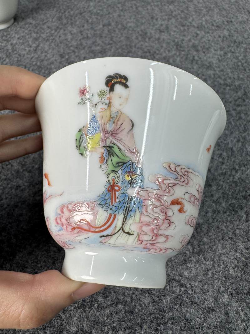 清雍正 粉彩「富貴神仙杯」一對 - 图19