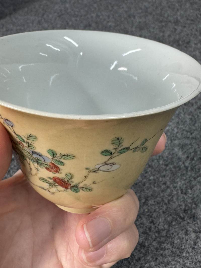 清康熙 米黃地五彩花鳥紋杯一對 - 图16