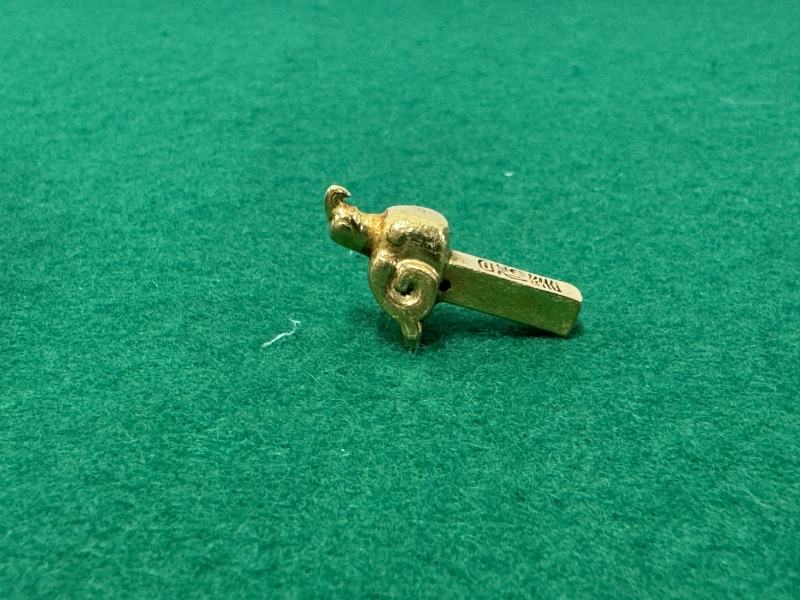 金質臥鳥和金鳩形方柱器 - 图13