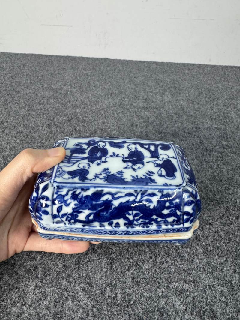 明萬曆 青花嬰戲龍紋蓋盒 - 图5