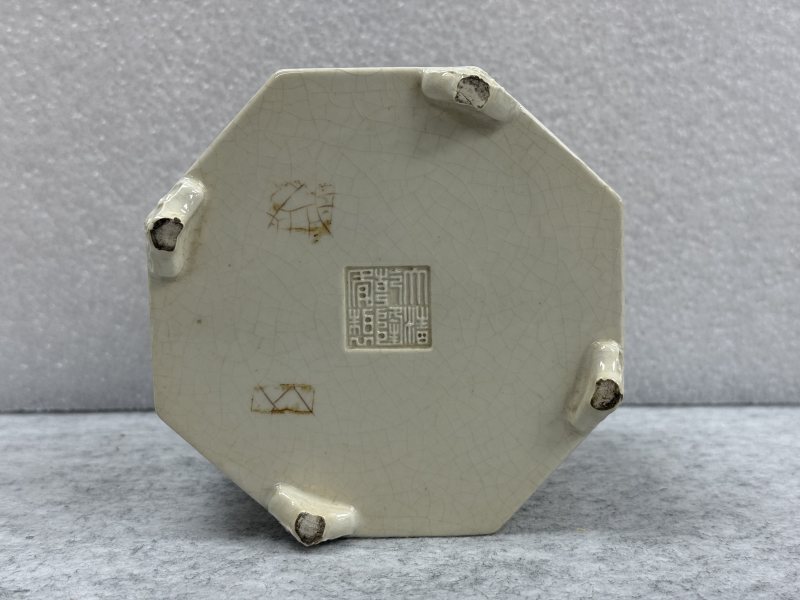清白釉百壽筆筒 - 图7