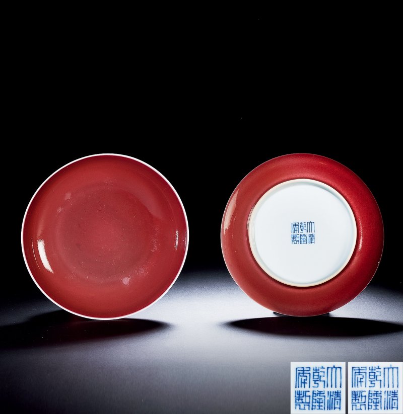 清乾隆 霁红釉盘一对