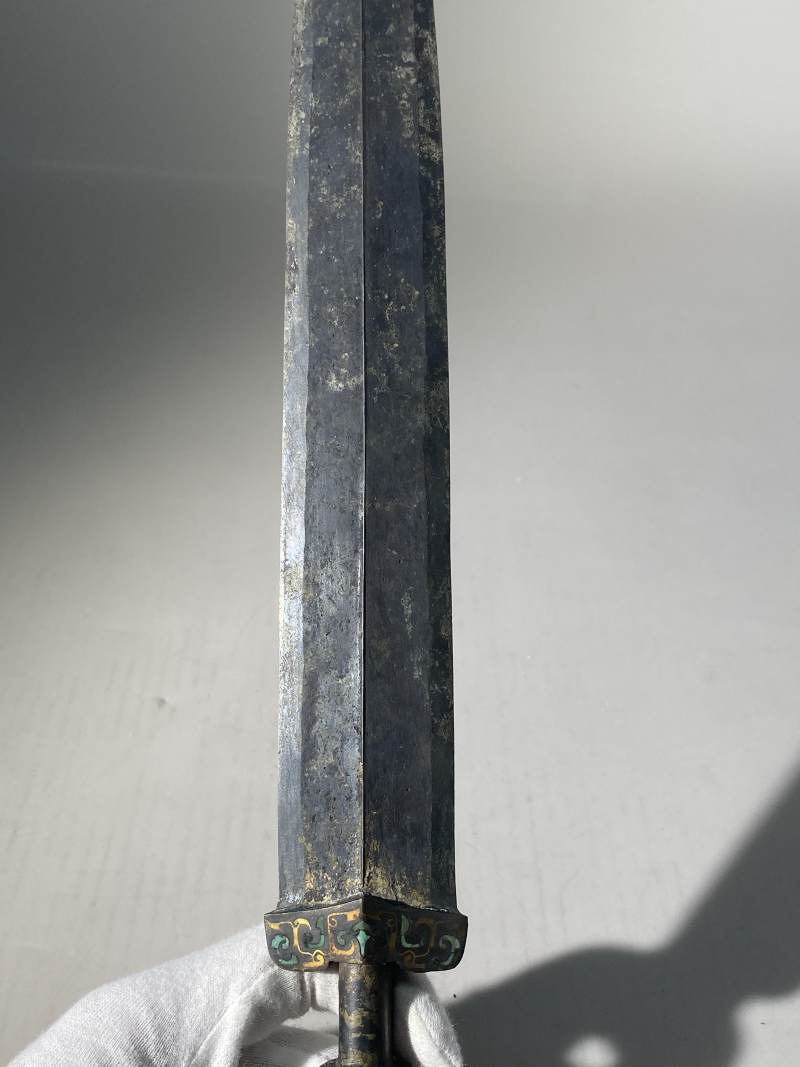 銅錯金鑲嵌綠松石劍 - 图10