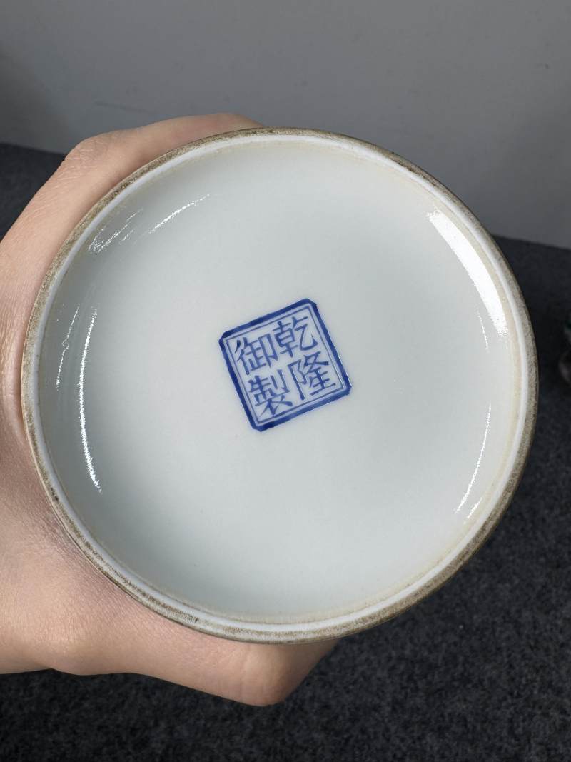 民國 粉彩山水人物紋瓶一對 - 图15