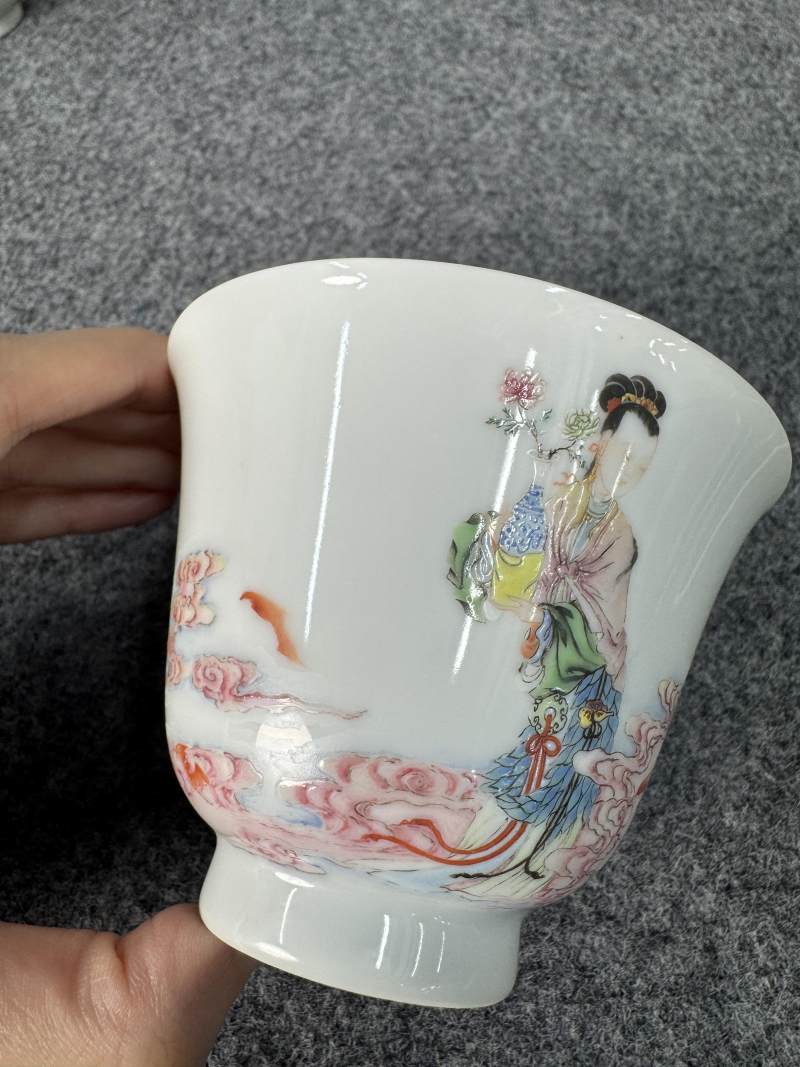 清雍正 粉彩「富貴神仙杯」一對 - 图24