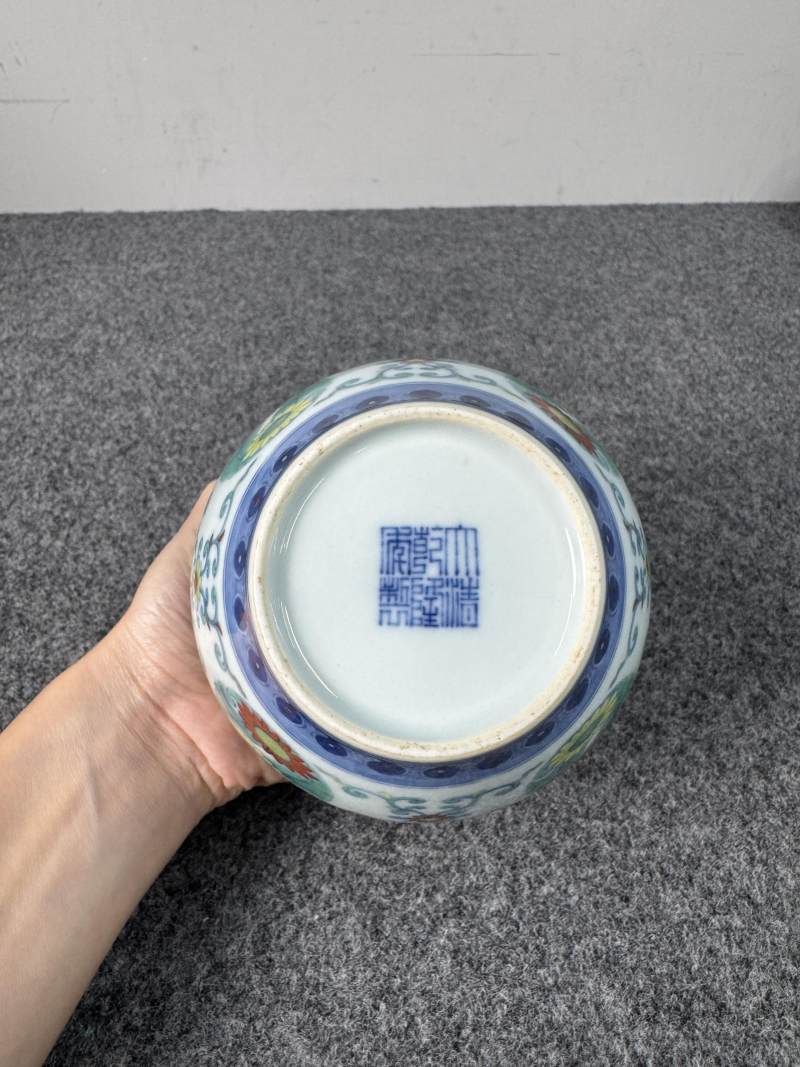 清乾隆 鬥彩團菊紋罐 - 图16