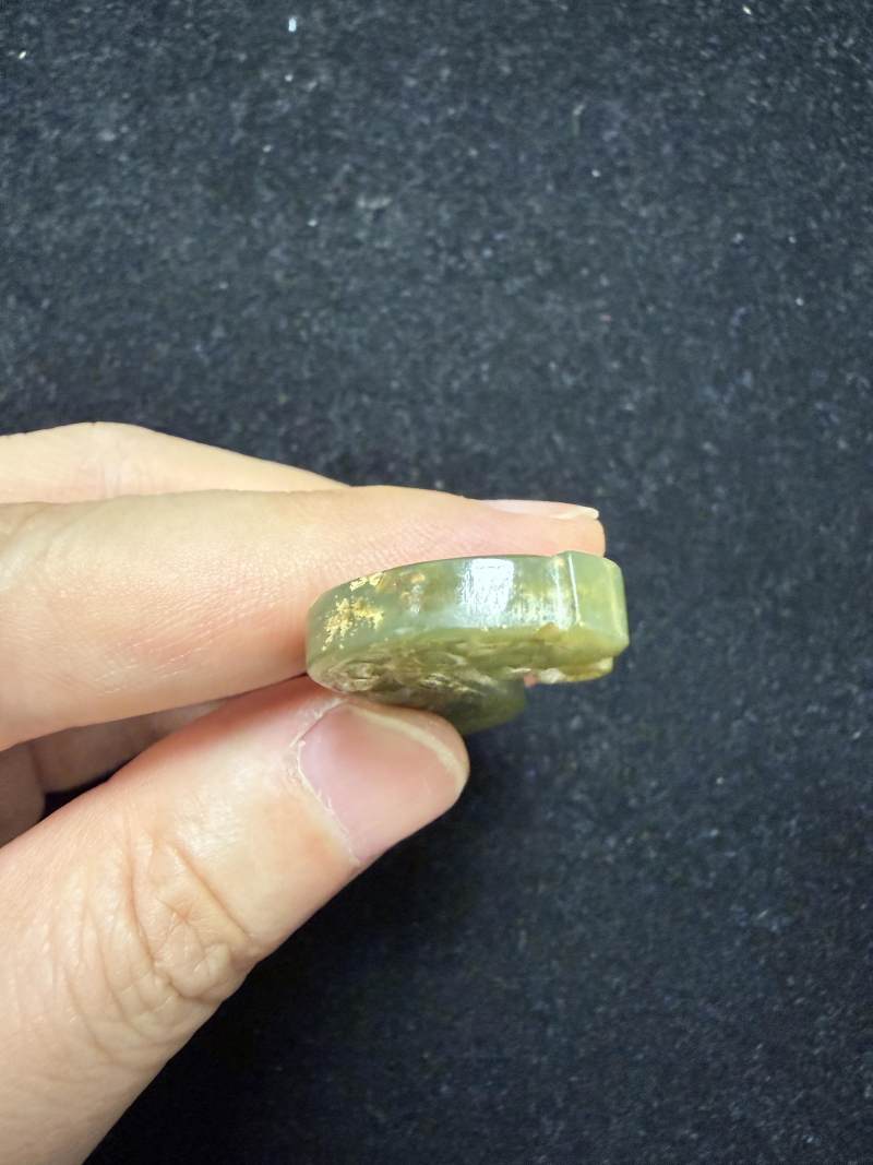 青玉龍首珩和白玉龍首觽各一件 - 图7
