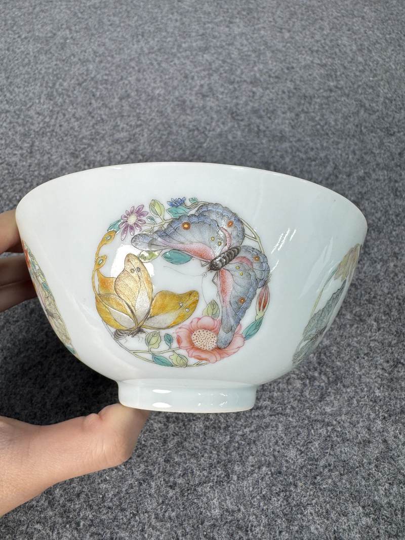 清雍正 粉彩團蝶紋碗 - 图7
