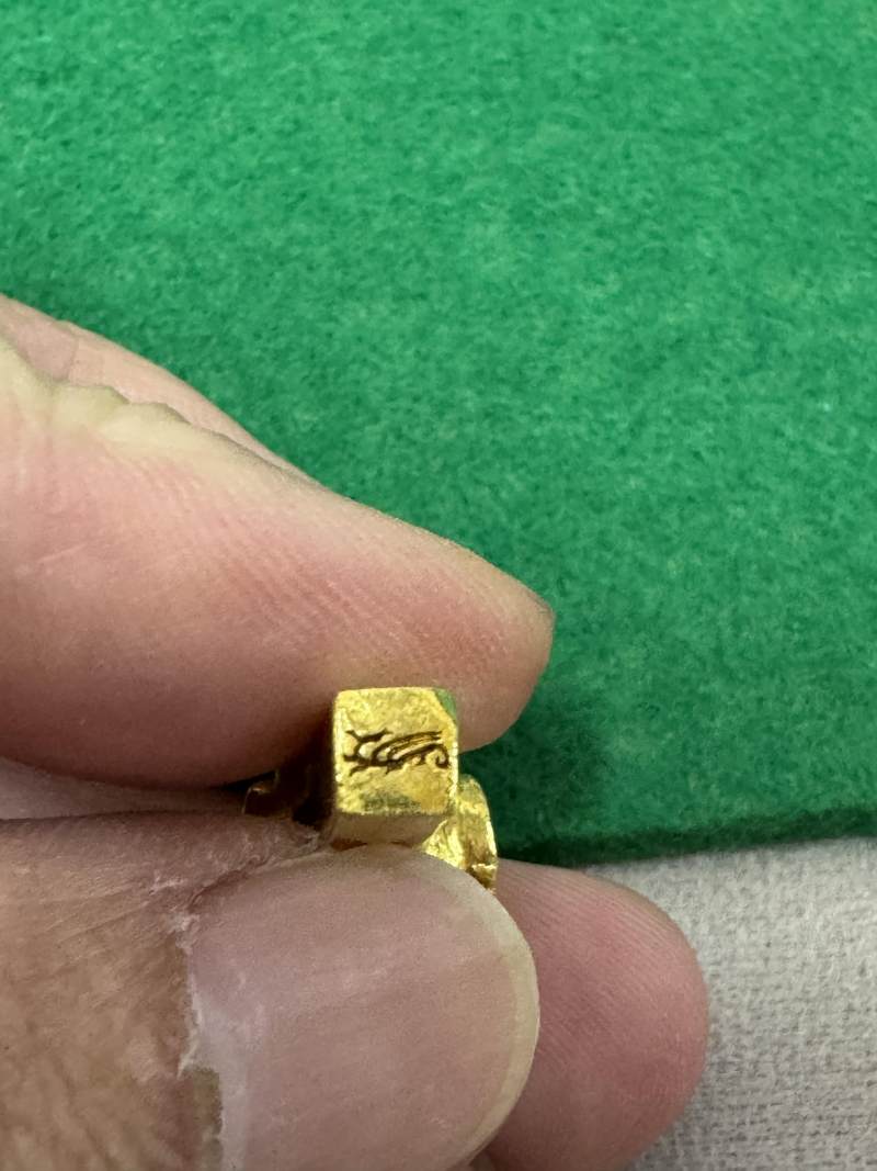 金質臥鳥和金鳩形方柱器 - 图15