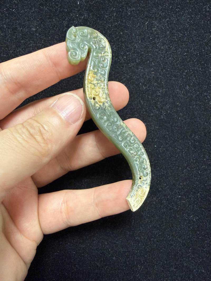 青玉龍首珩和白玉龍首觽各一件 - 图9