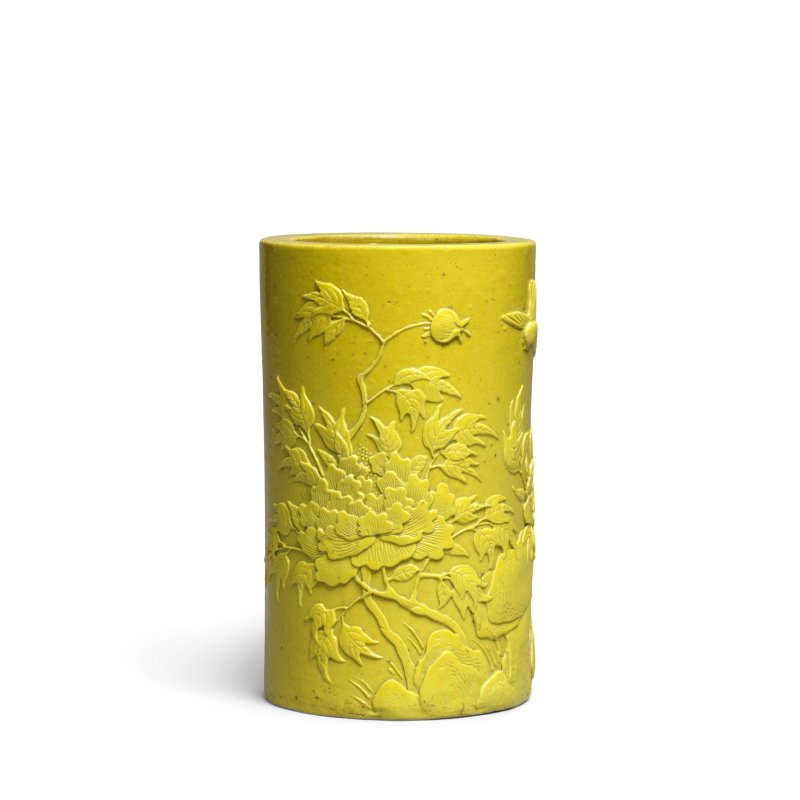 十九世紀 黃釉牡丹紋筆筒 | A YELLOW GLAZED BISCUIT 'PEONY' BRUSHPOT, BITONG - 图7