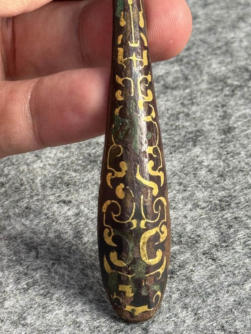 銅鎏金嵌綠松石獸首帶鉤和銅錯金帶鉤各一件 - 图8