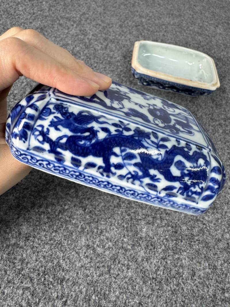 明萬曆 青花嬰戲龍紋蓋盒 - 图14