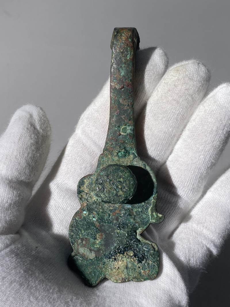 銅錯金螭虎紋嵌綠松石帶鉤 - 图14