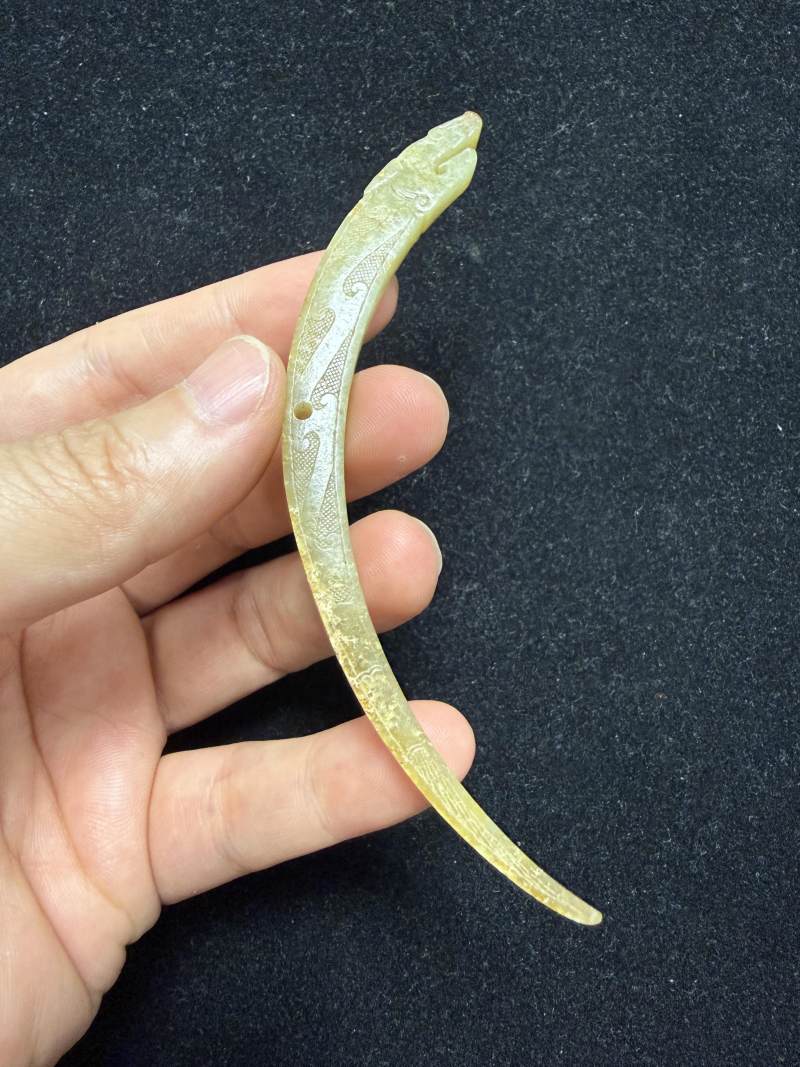 青玉龍首珩和白玉龍首觽各一件 - 图15