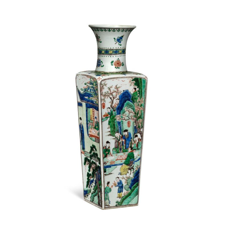 清康熙 五彩人物故事圖方瓶 | A FAMILLE VERTE 'FOUR NARRATIVES' SQUARE VASE