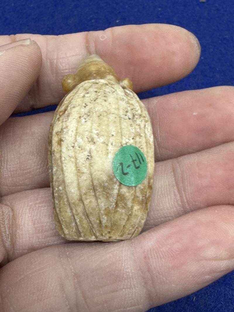 玉胡人、玉人和瑪瑙童子持靈芝各一件 - 图35