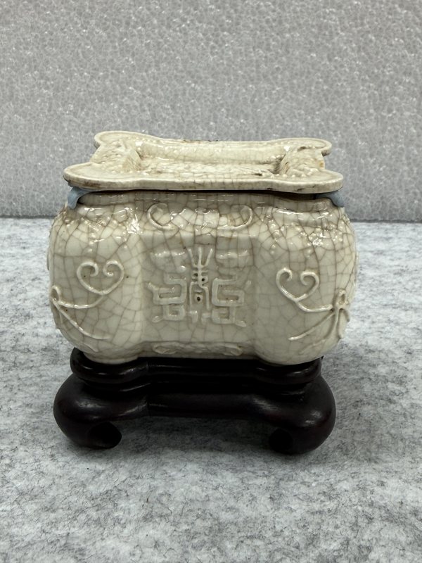 清 仿定白釉蓋盒、瓶一組 - 图5