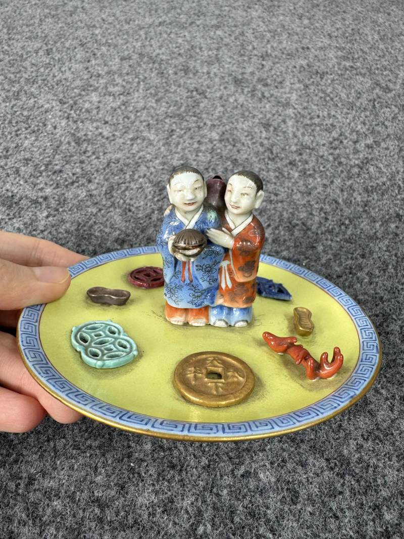 清嘉慶 粉彩「和合二仙」香插 - 图2