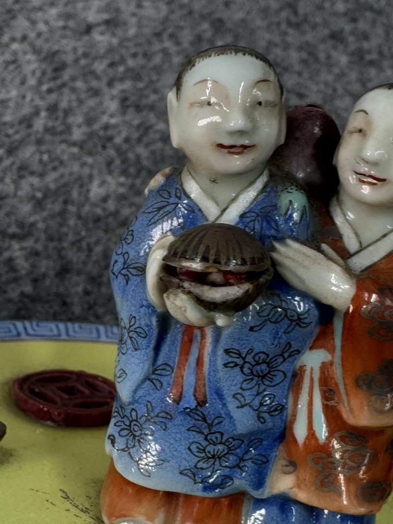 清嘉慶 粉彩「和合二仙」香插 - 图3