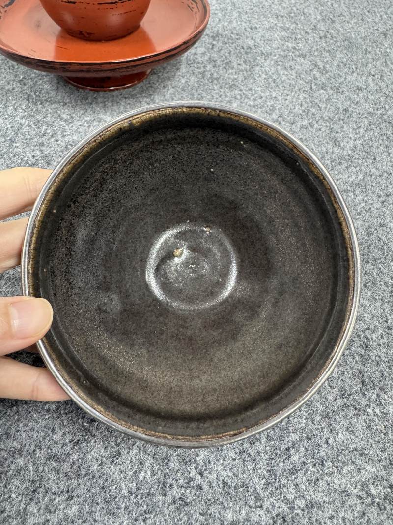 建窯「灰被天目」碗 帶日本朱漆盞托 - 图9