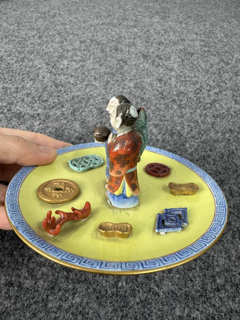 清嘉慶 粉彩「和合二仙」香插 - 图4