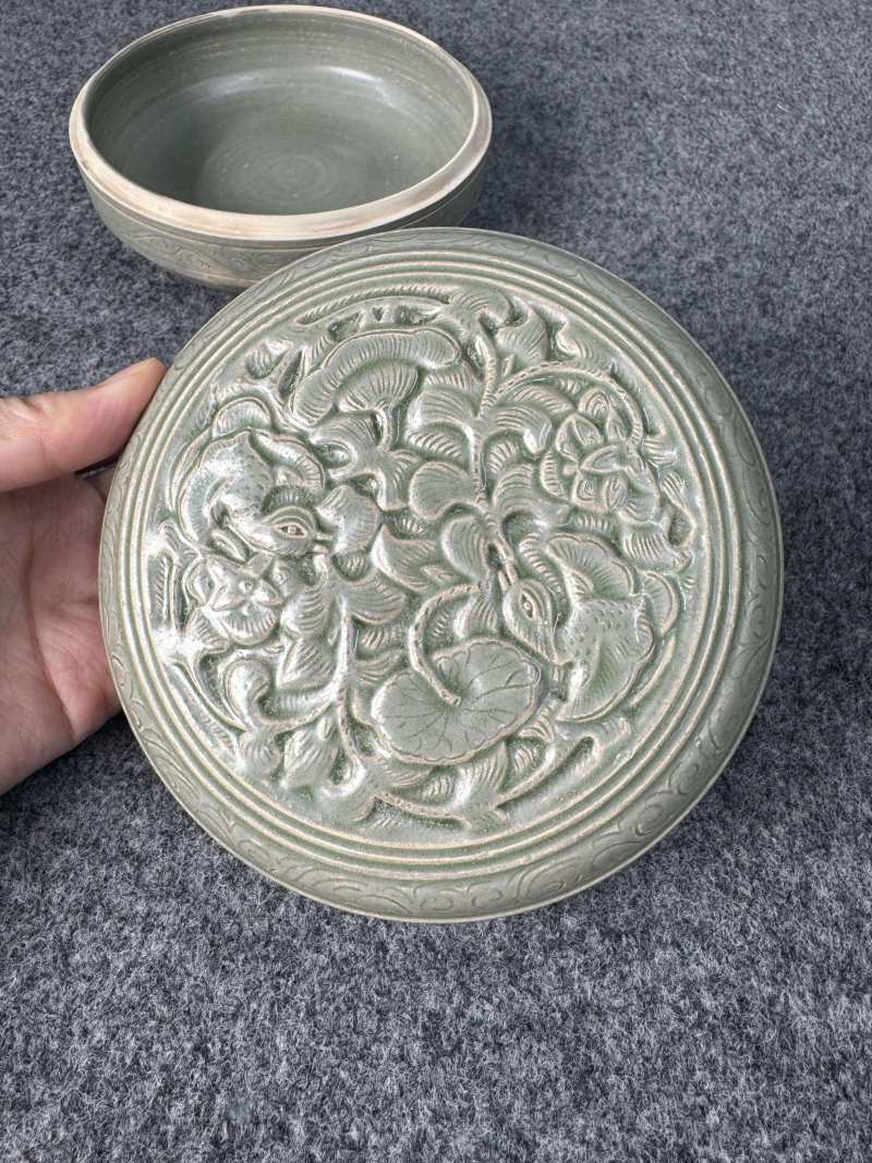 越窯青釉模印鴛鴦蓋盒 - 图4