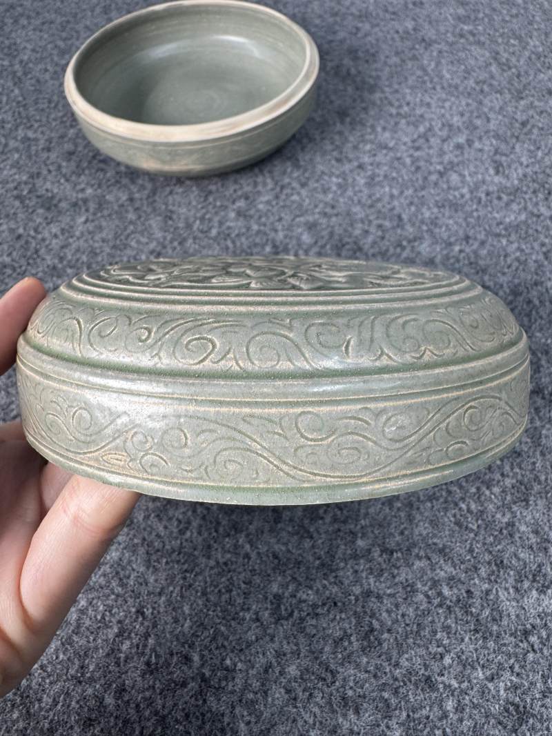 越窯青釉模印鴛鴦蓋盒 - 图5