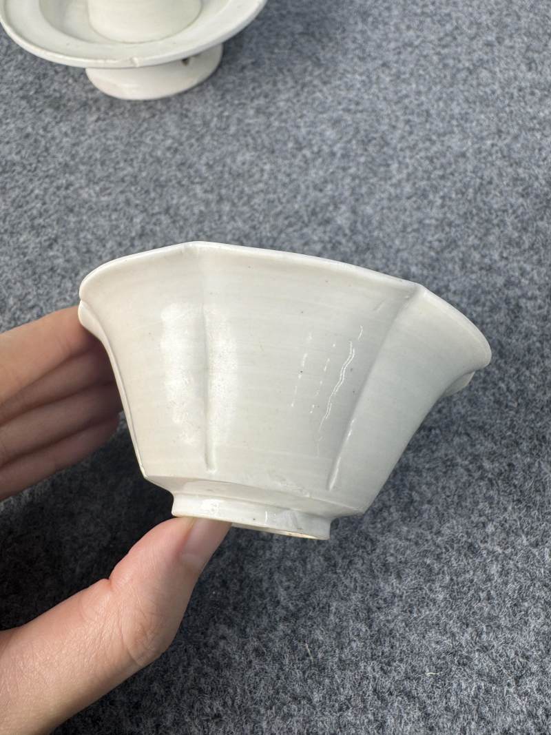 定窯系白釉花口盞及盞托 - 图6