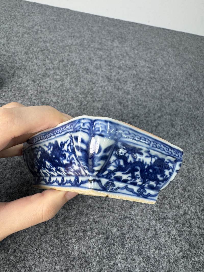 明萬曆 青花嬰戲龍紋蓋盒 - 图24