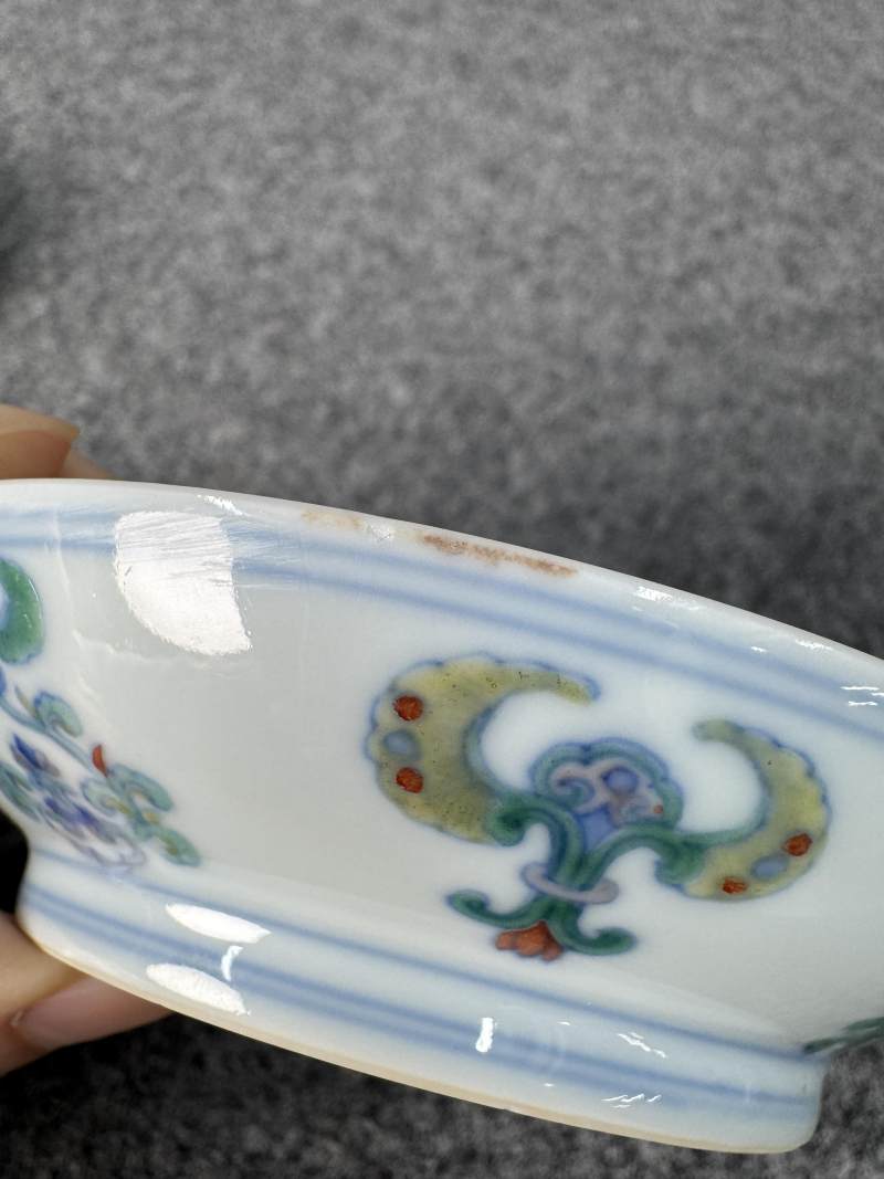 清雍正 鬥彩西番蓮紋盤一對 - 图29