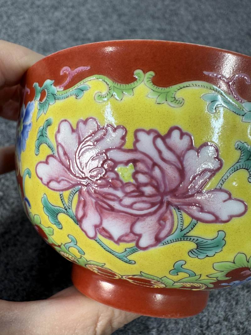清道光 珊瑚紅地洋彩開光花卉紋碗 - 图10
