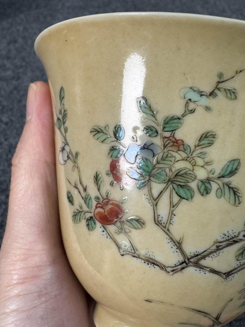 清康熙 米黃地五彩花鳥紋杯一對 - 图25