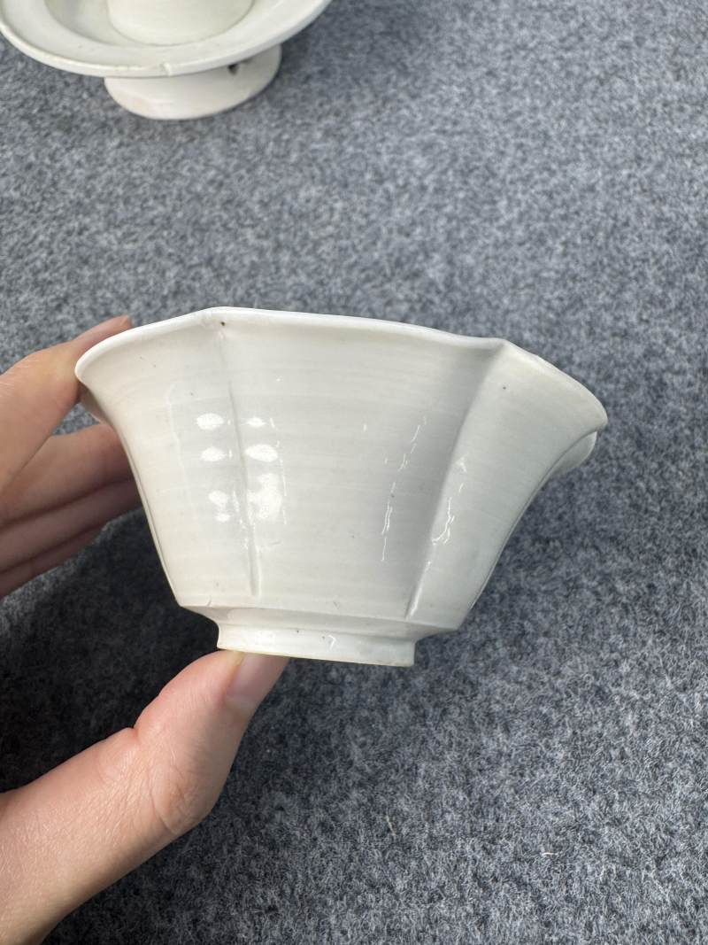 定窯系白釉花口盞及盞托 - 图7