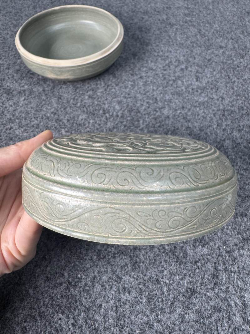 越窯青釉模印鴛鴦蓋盒 - 图7
