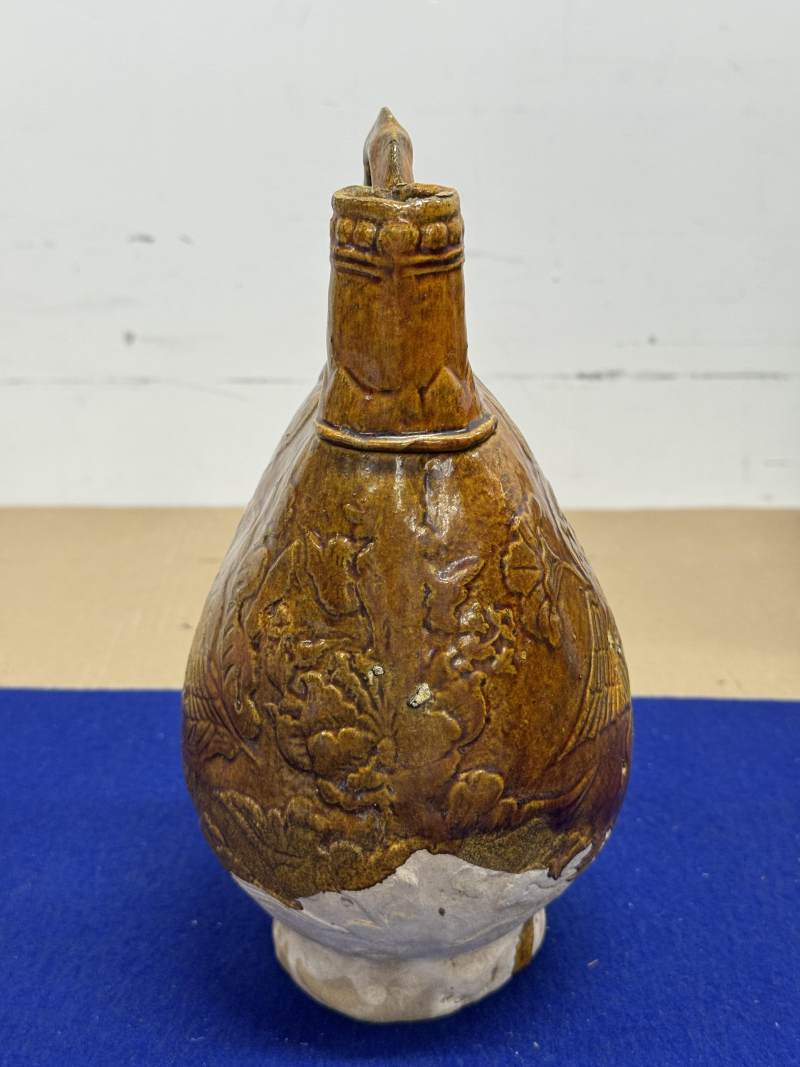 褐黃釉模印妙音鳥持蓮紋皮囊壺 - 图2