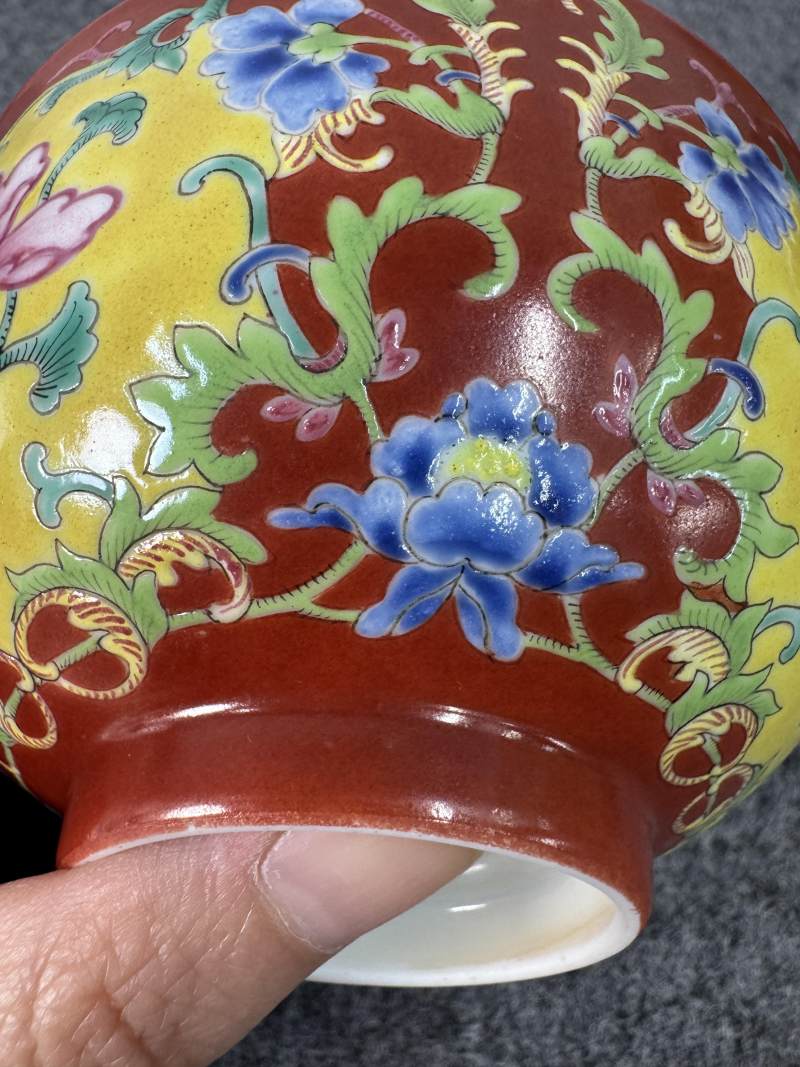 清道光 珊瑚紅地洋彩開光花卉紋碗 - 图12