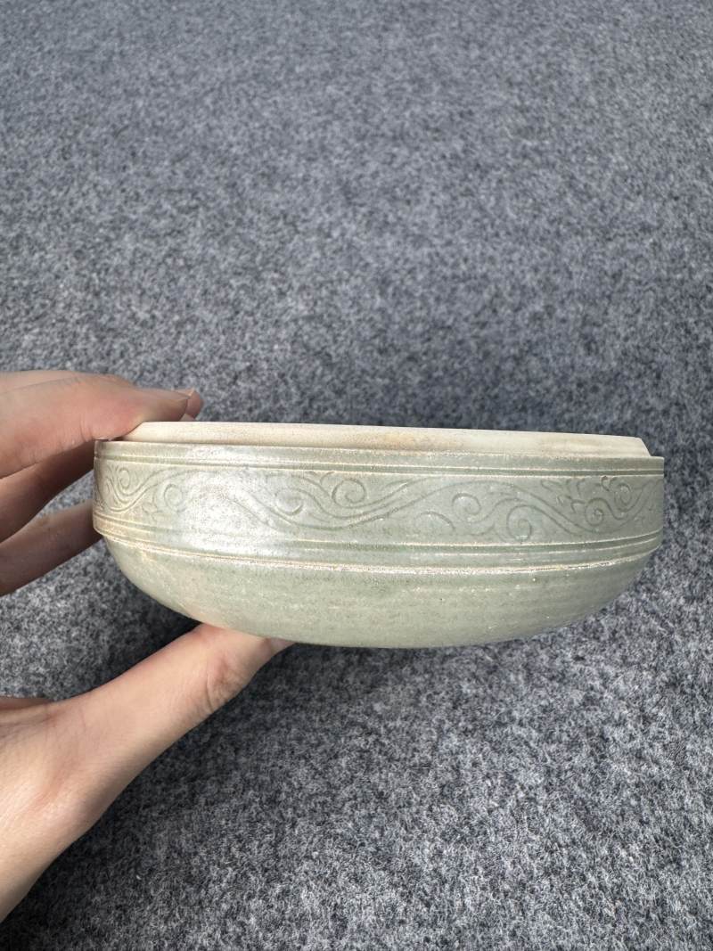 越窯青釉模印鴛鴦蓋盒 - 图9