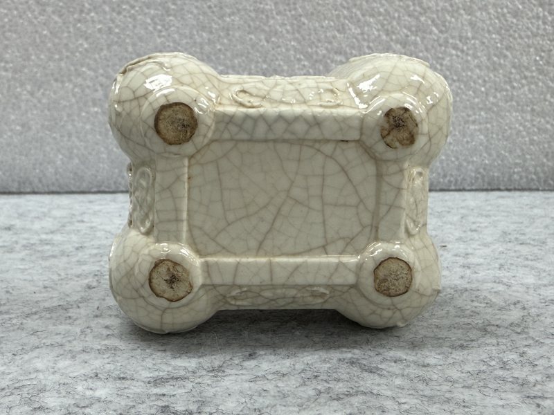 清 仿定白釉蓋盒、瓶一組 - 图8