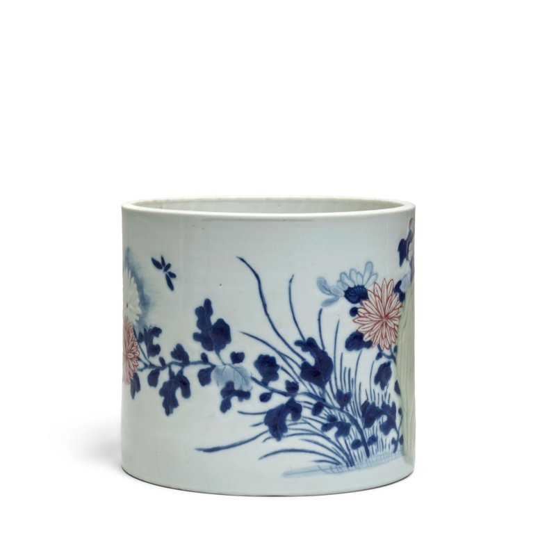 清康熙 豆青釉青花釉裏紅花卉紋筆筒 | A BLUE AND WHITE, COPPER-RED AND CELADON BRUSHPOT, BITONG - 图8